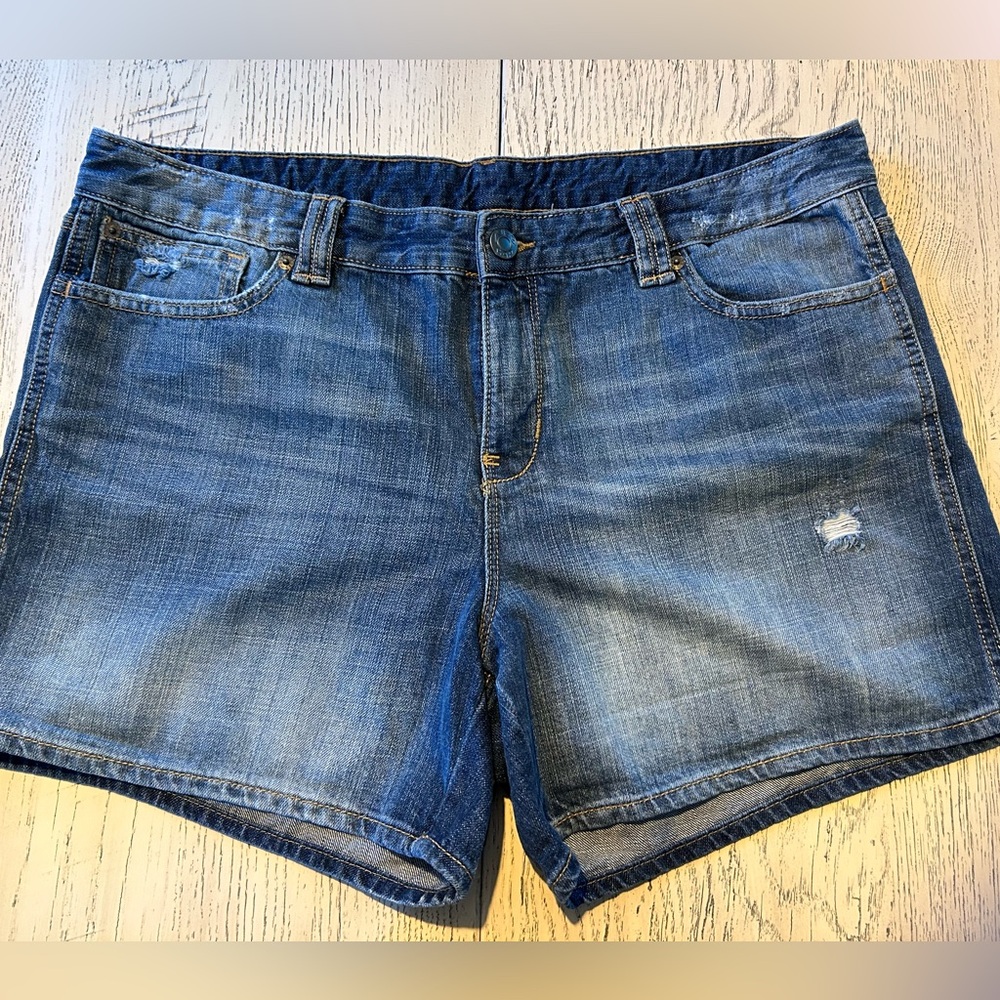 NWOT Gap Jean Shorts.